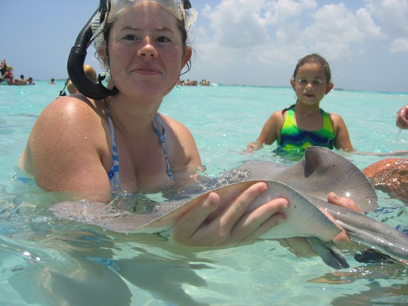 deanna with baby stingray